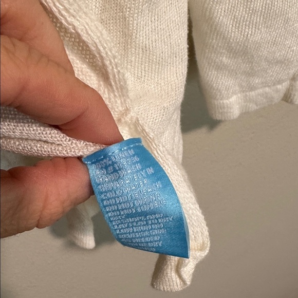 J. McLaughlin 100 Linen Top size small - Picture 4 of 7